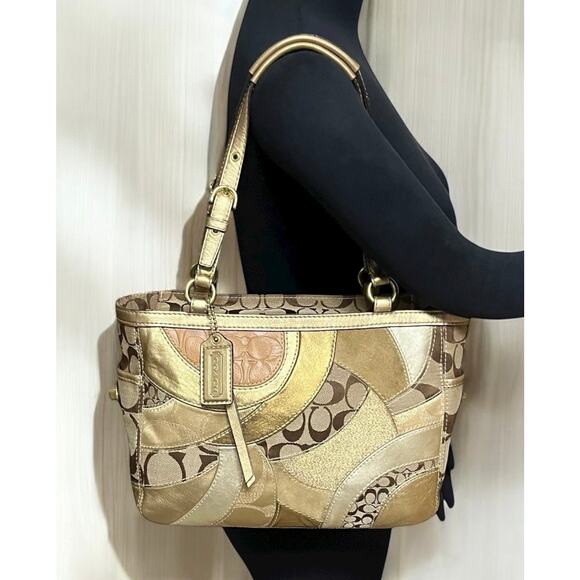 Y2K Coach 12740 Limited Edition Patchwork Gallery Tote & Wristlet - Picture 8 of 15